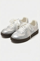 Ribbon lace shoes